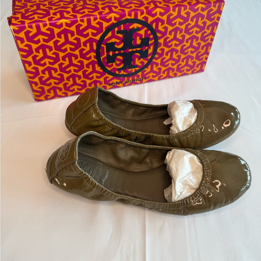 Tory Burch Eddie-Smooth Naplak/Patent Leather Ballet Flats Size 8 Color Musk
